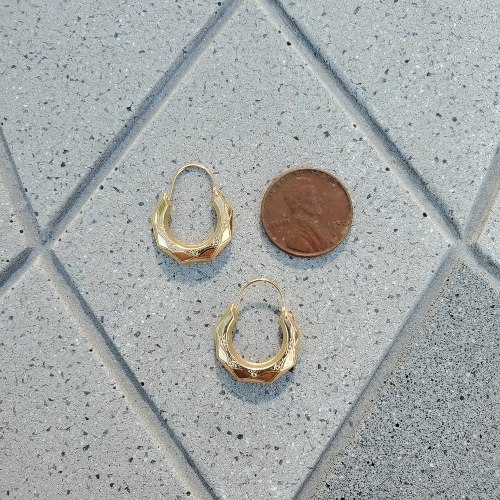 *SOLD* Fine 14k Yellow Gold Octagon Shape Etched Hoop Lever Earrings Vintage - Picture 3 of 7